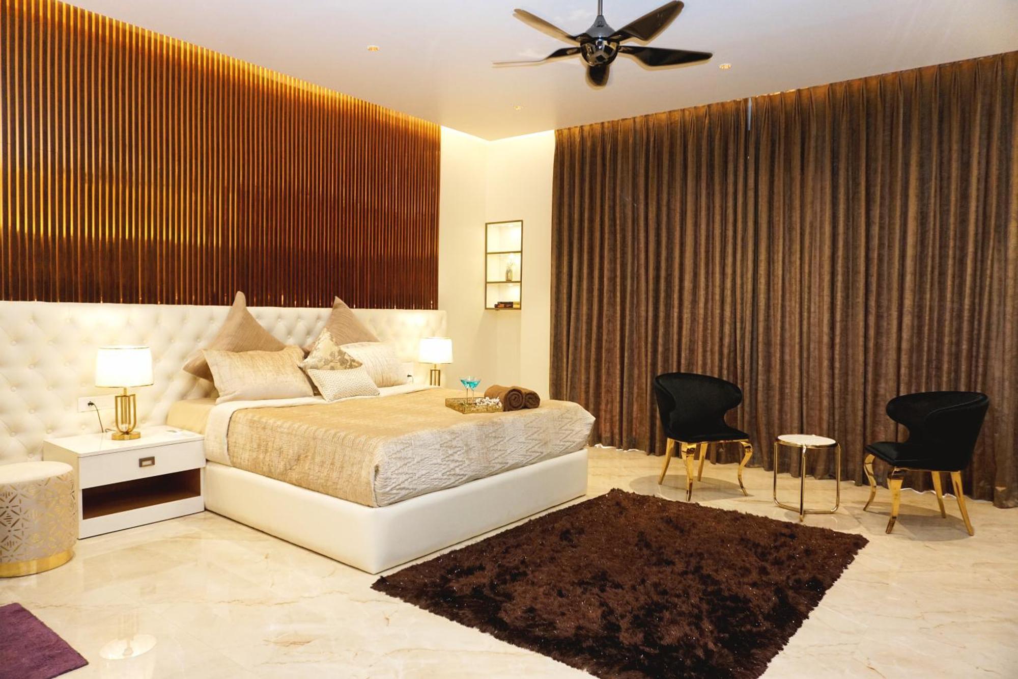 The Pentouz On 100 Feet Road Indiranagar - An Urban Luxury Retreat Lägenhet Bangalore Exteriör bild